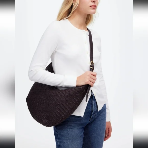 Madewell, The Essential Curve Shoulder Bag, Coffee Bean - Picture 5 of 12